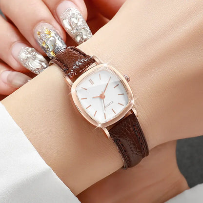 Montre Femme Quartz – Bracelet Cuir, Cadran 23mm, Style Fashion & Casual